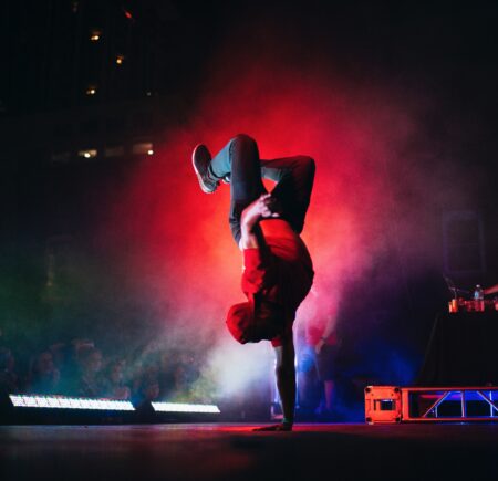 Dans Photo by Michael Afonso on Unsplash