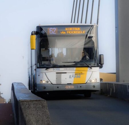 De lijn bus